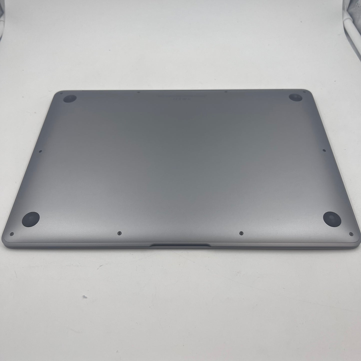 2020 Apple MacBook Air 13.3" M1 8C GPU 3.2GHz 8GB RAM 256GB SSD A2337