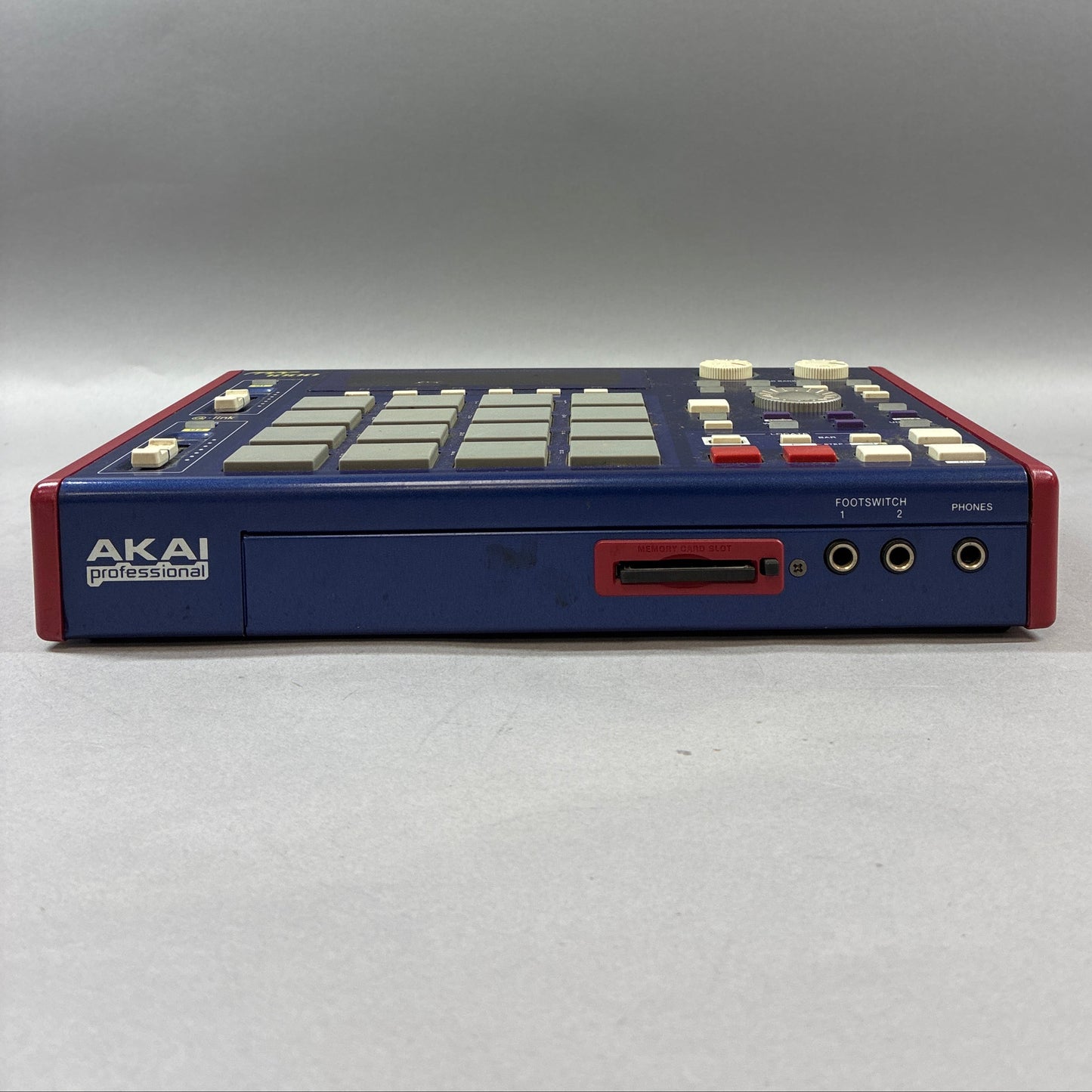Akai MPC 1000 DJ Mixer