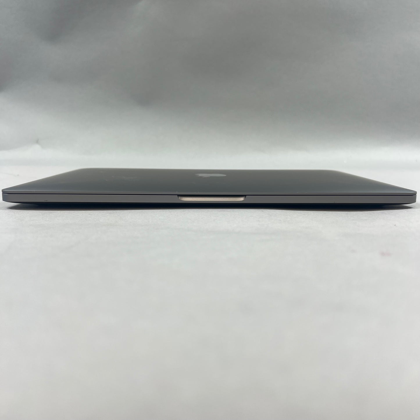 2020 Apple MacBook Pro 13.3" M1 3.2GHz 8GB RAM 256GB SSD Space Gray