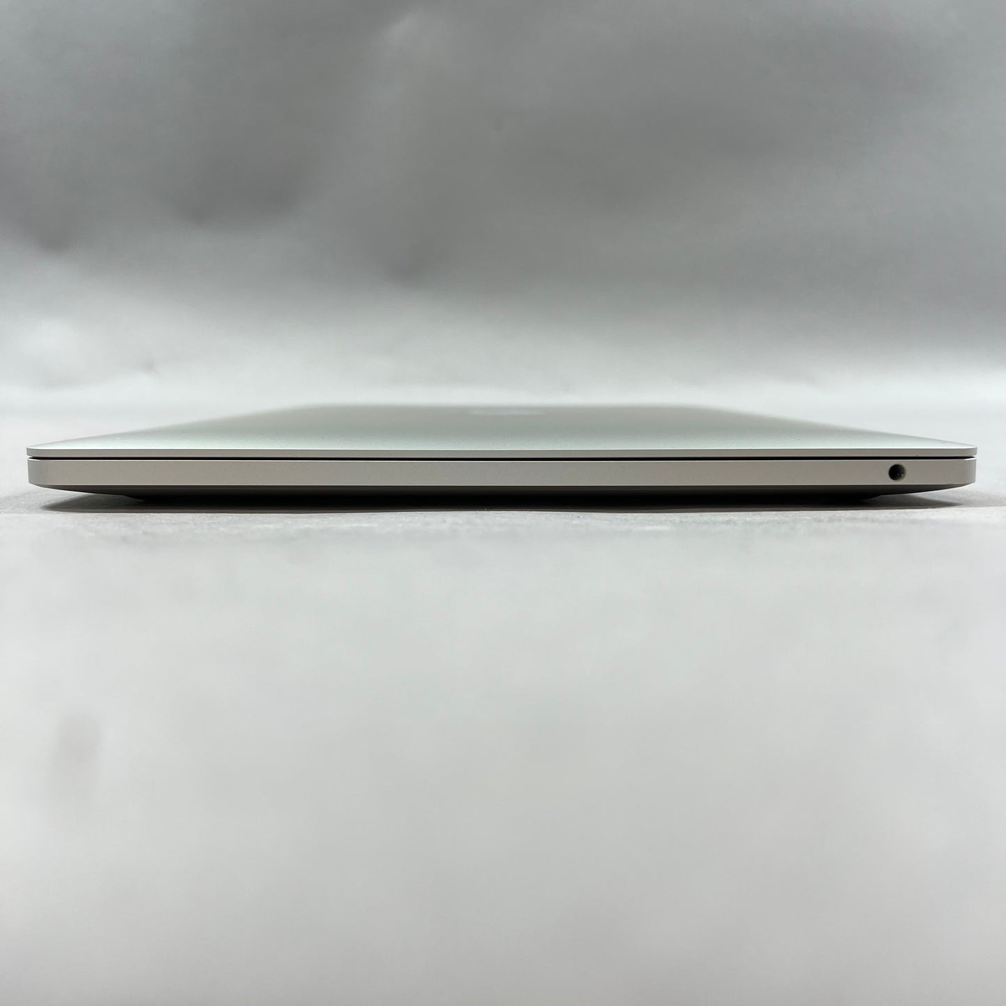 2022 Apple MacBook Pro 13.3" M2 10C GPU 3.5GHz 8GB RAM 256GB SSD A2338