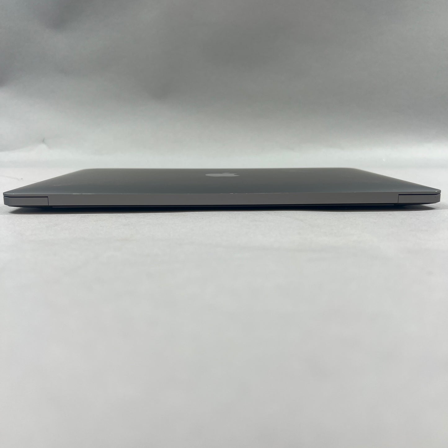 2020 Apple MacBook Pro 13.3" M1 3.2GHz 8GB RAM 256GB SSD Space Gray