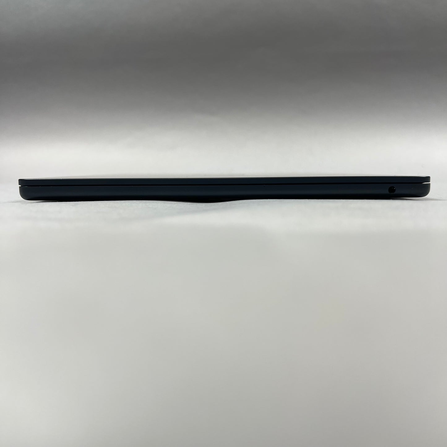 2022 Apple MacBook Air 13.6" M2 3.5GHz 8GB RAM 256GB SSD Space Gray A2681