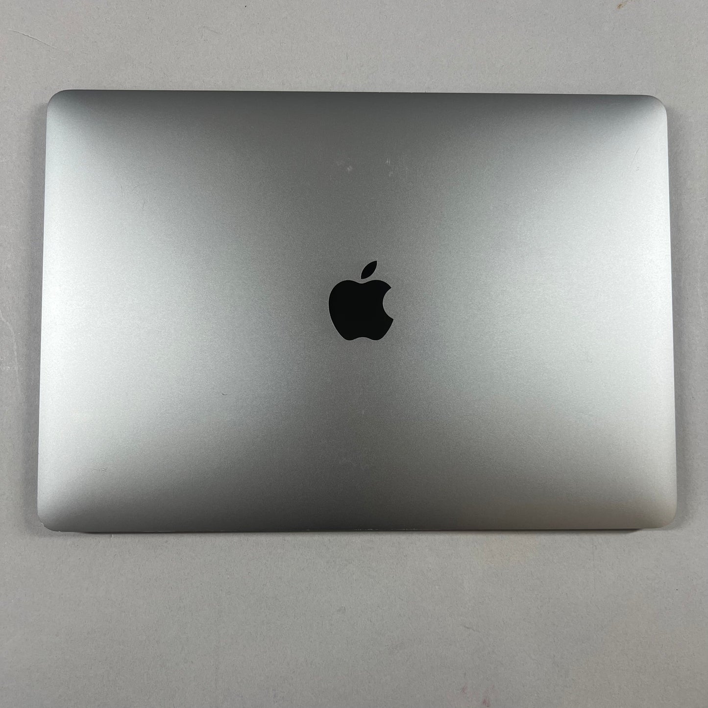 2020 Apple MacBook Pro 13.3" M1 3.2GHz 8GB RAM 256GB SSD Space Gray