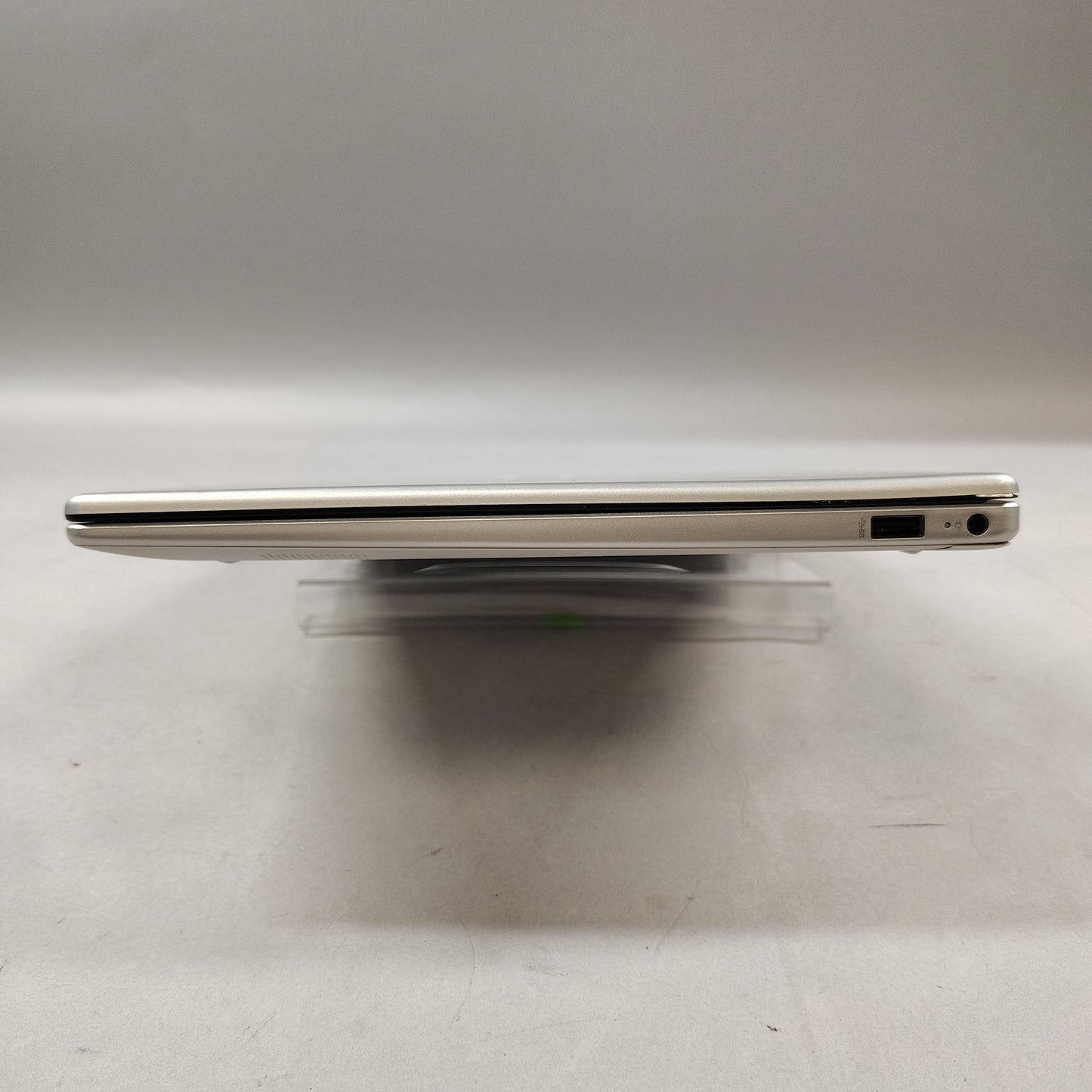 HP Ryzen 5 7520u 2.8GHz 16GB RAM 238GB SSD Radeon Graphics
