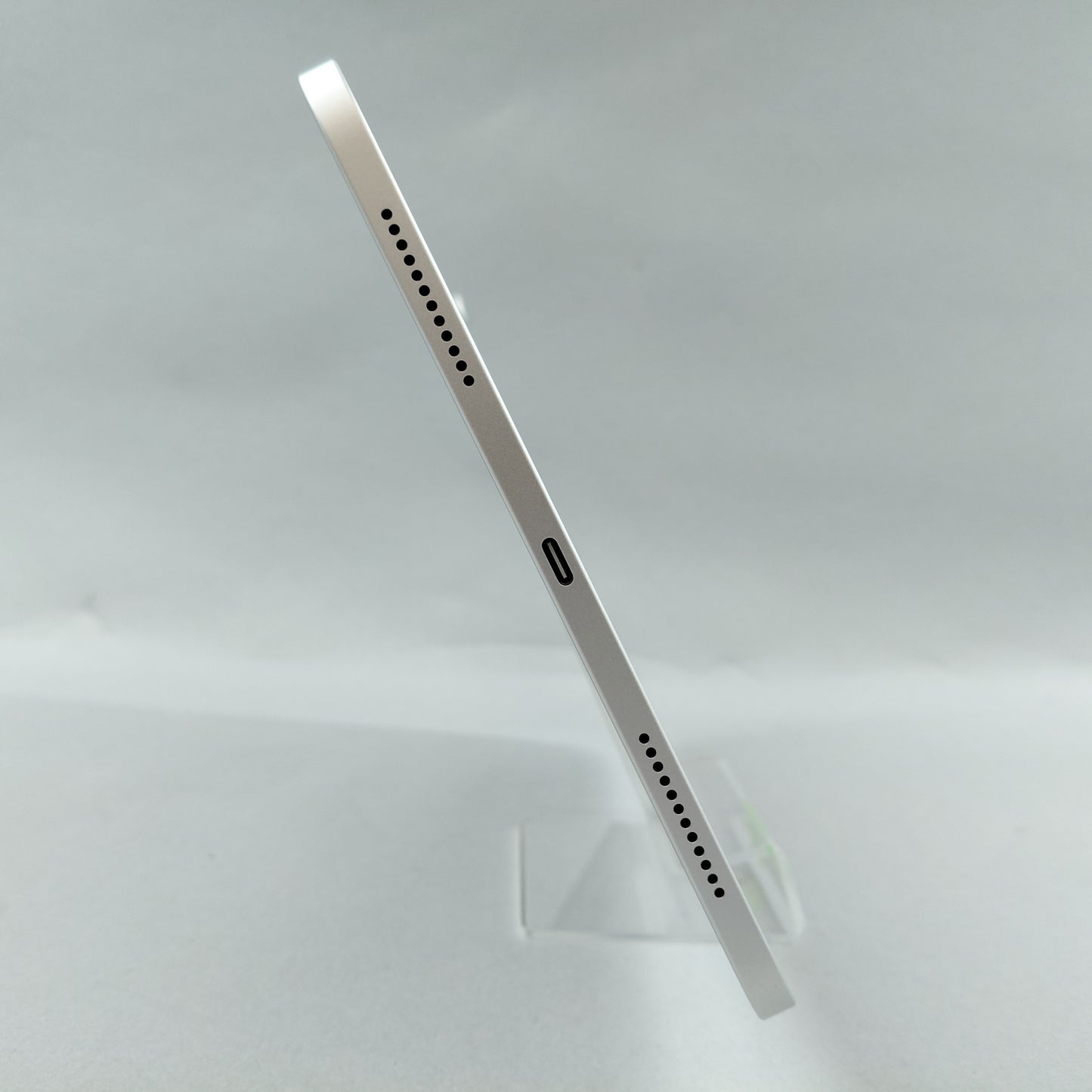 WiFi Only Apple iPad 11" (A16) 128GB 18.7 Silver MD3Y4LL/A