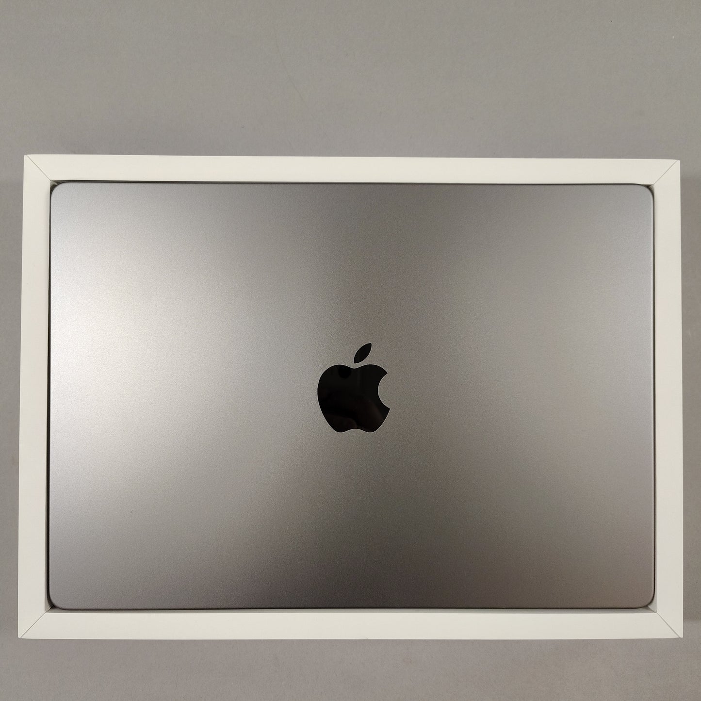 New Open Box 2023 Apple MacBook Pro 14" M3 4.0GHz 8GB RAM 500GB SSD
