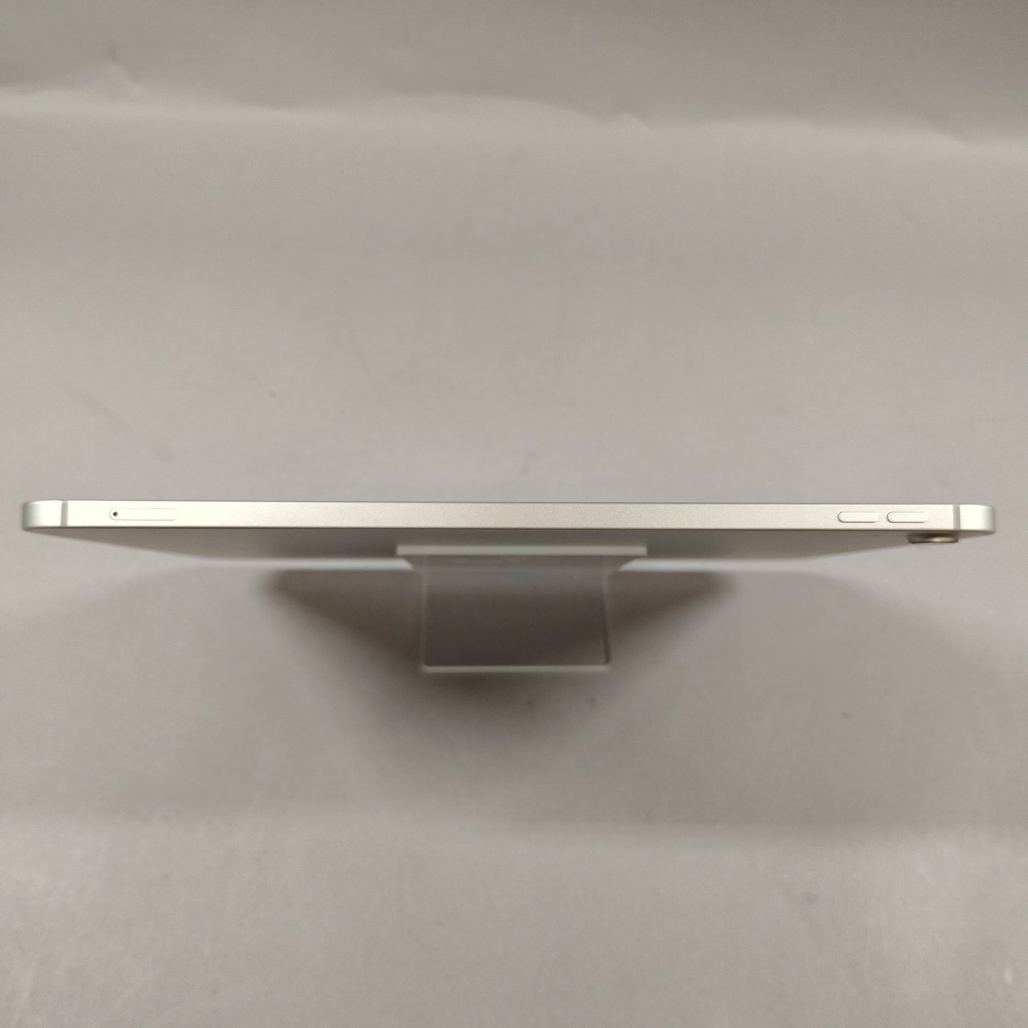 Unlocked Apple iPad 10th Gen 64GB Silver MQ6J3LL/A