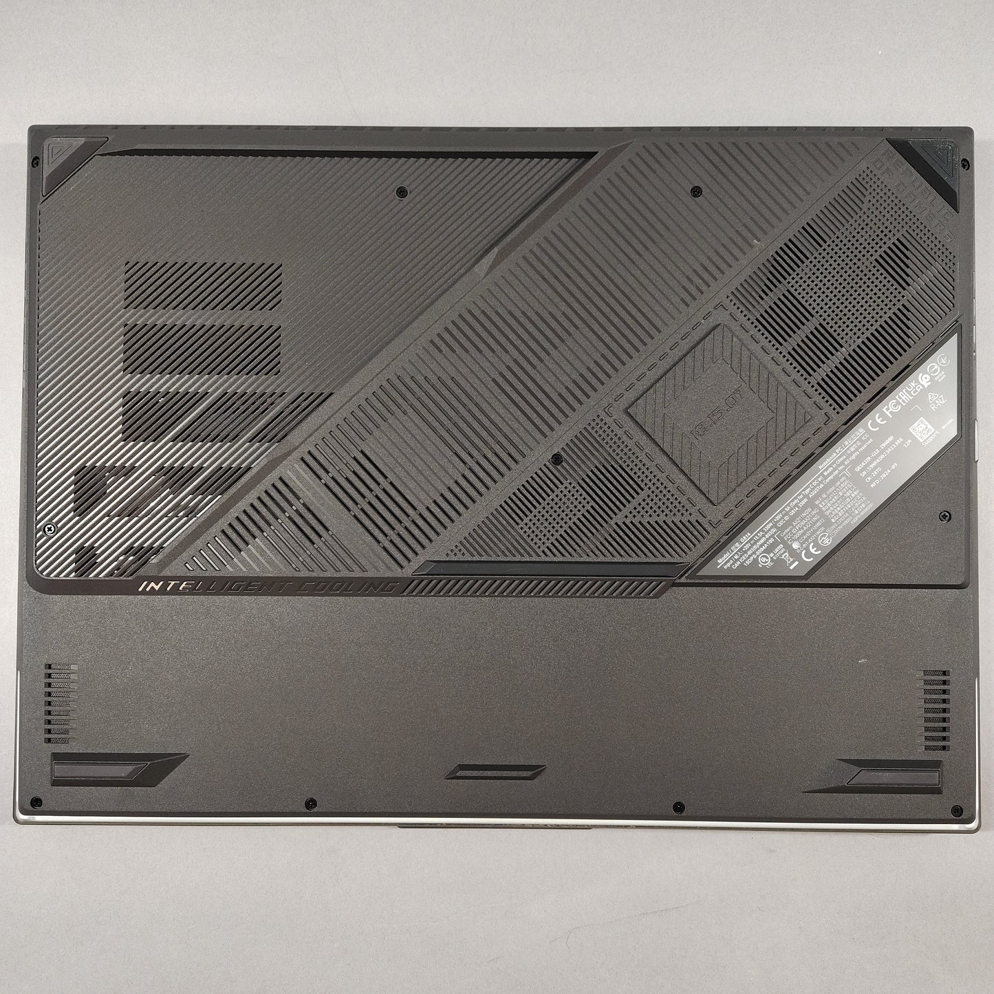 ASUS ROG STRIX G814 13.9" i9-14900HX 2.2GHz 32GB RAM 2TB SSD GeForce RTX 3070
