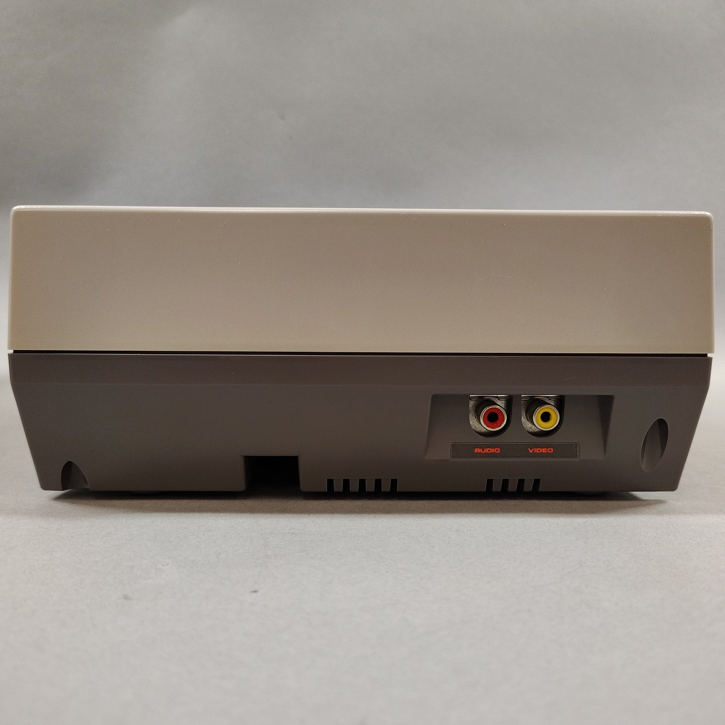 Nintendo Entertainment System NES Video Game Console NES-001 Gray