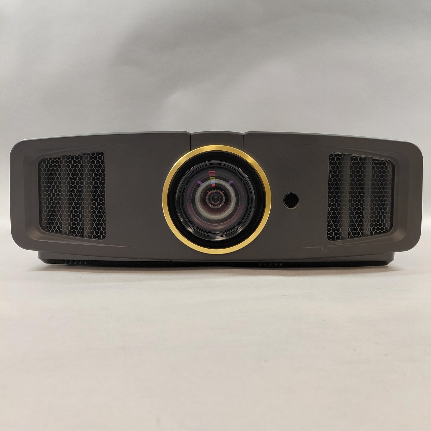 JVC D-ILA Full HD 1080P 600 Lumens DLP Projector DLA-RS2