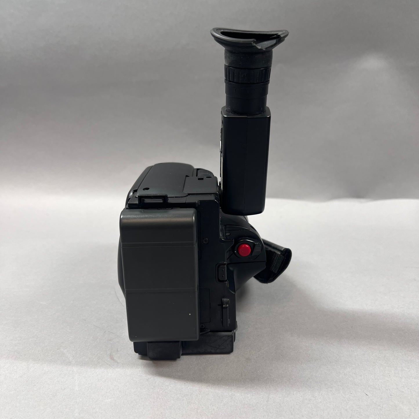 JVC GR-AX70U Compact VHS Video Camcorder GR-AX70U