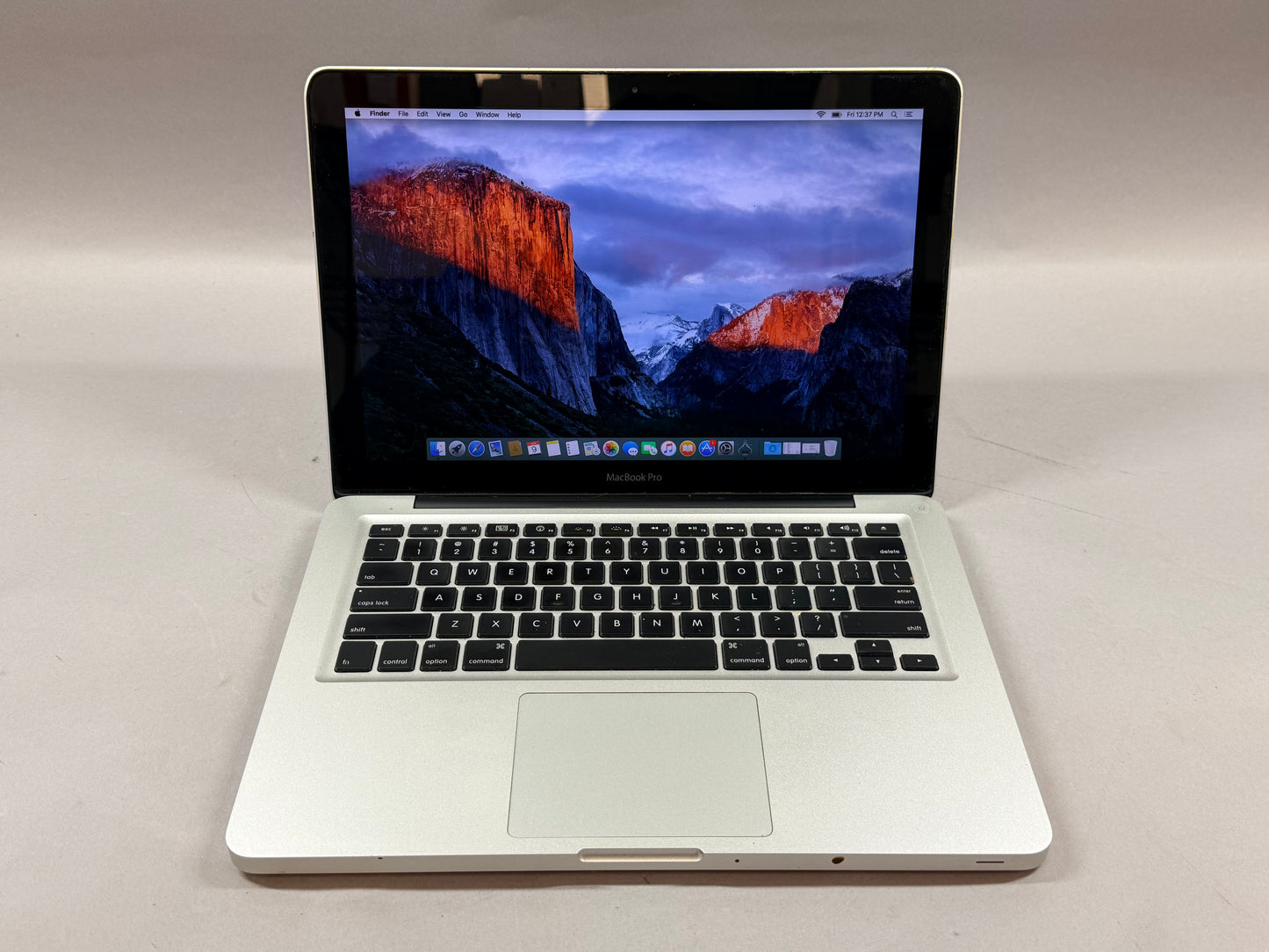 2010 MacBook Pro 13.3" Intel Core 2 Duo 2.2GHz 4GB RAM 500GB HDD Silver A1278