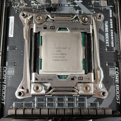 MSi MEG X299 Creation LGA 2066 E-ATX w/ Intel i9-7950x SR3NG