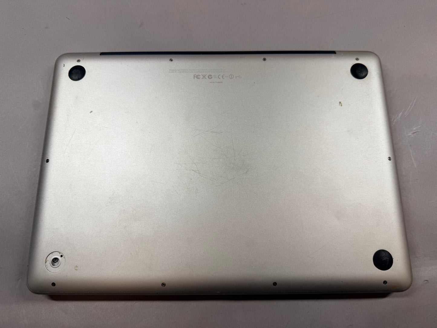 2010 MacBook Pro 13.3" Intel Core 2 Duo 2.2GHz 4GB RAM 500GB HDD Silver A1278