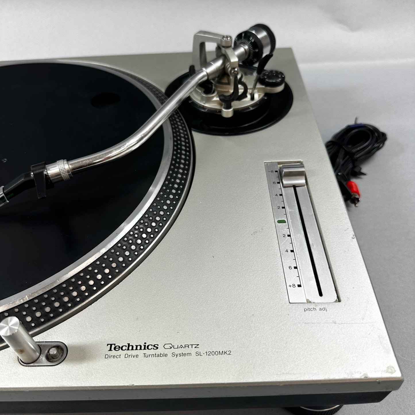 QUARTZ Technics SL-1200MK2 Turntable 1200