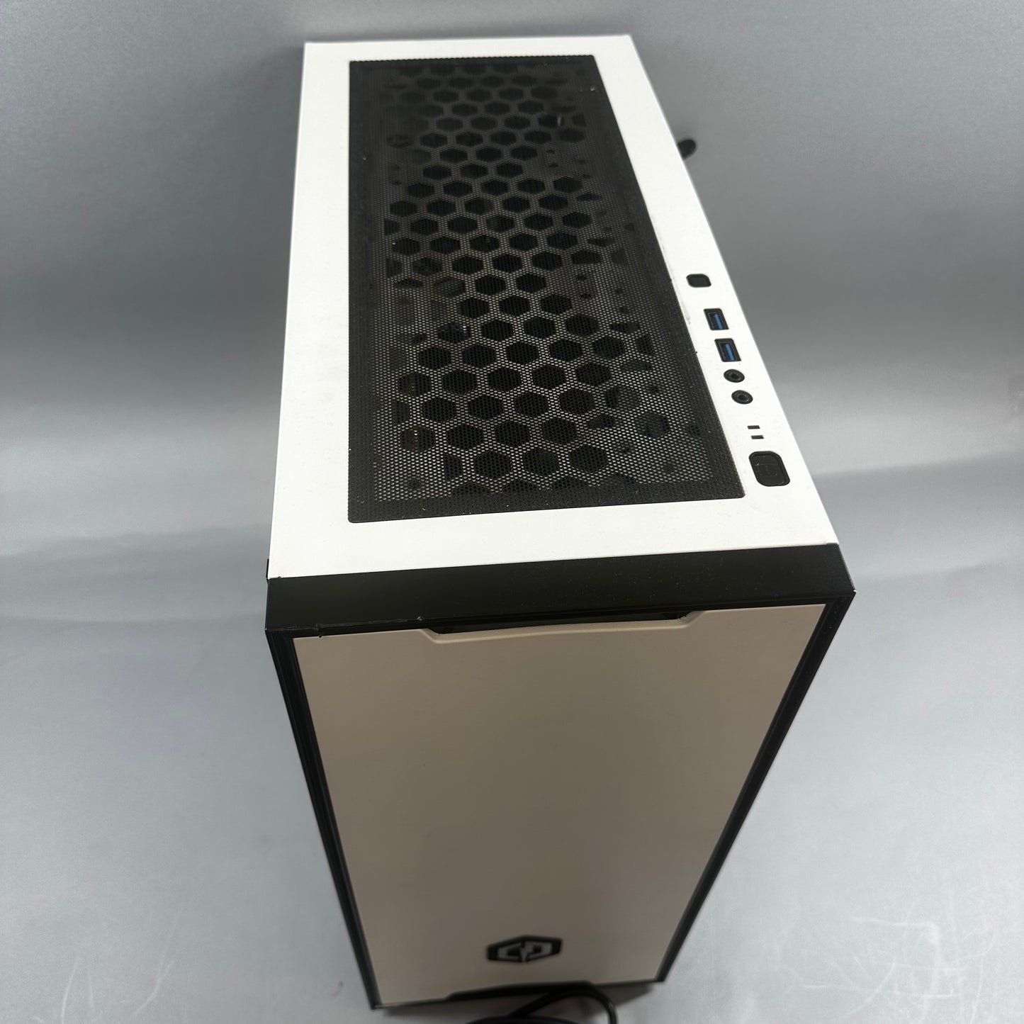 CyberPower custom pc ryzen 7 3700x 3.50GHz 16GB RAM 2TB SSD