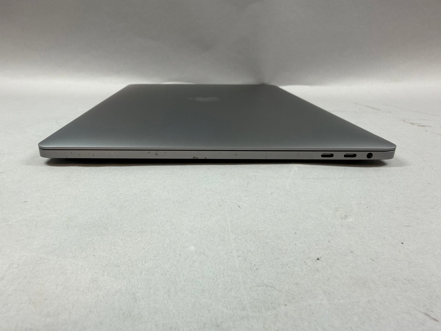 2018 Apple MacBook Pro 15" i7 2.6GHz 32GB RAM 512GB SSD Space Gray A1990