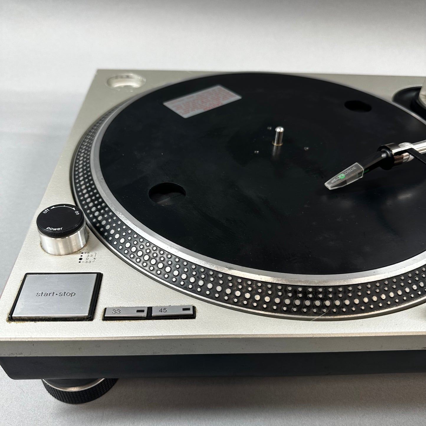 QUARTZ Technics SL-1200MK2 Turntable 1200