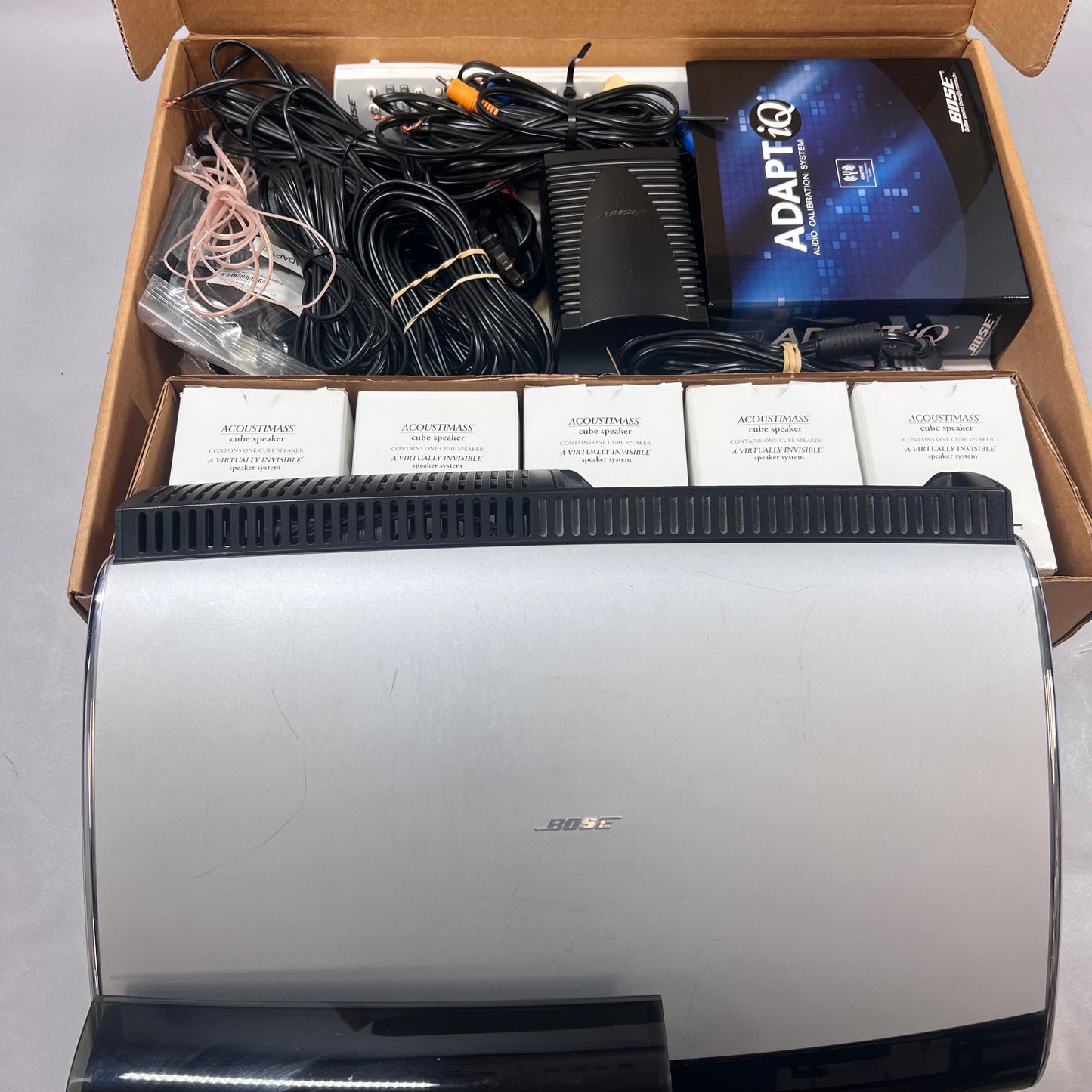 Bose AV18 Multimedia Speaker System Silver 5283