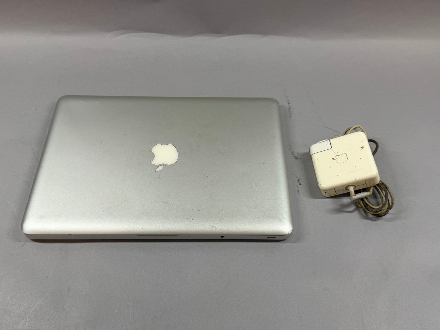 2010 MacBook Pro 13.3" Intel Core 2 Duo 2.2GHz 4GB RAM 500GB HDD Silver A1278