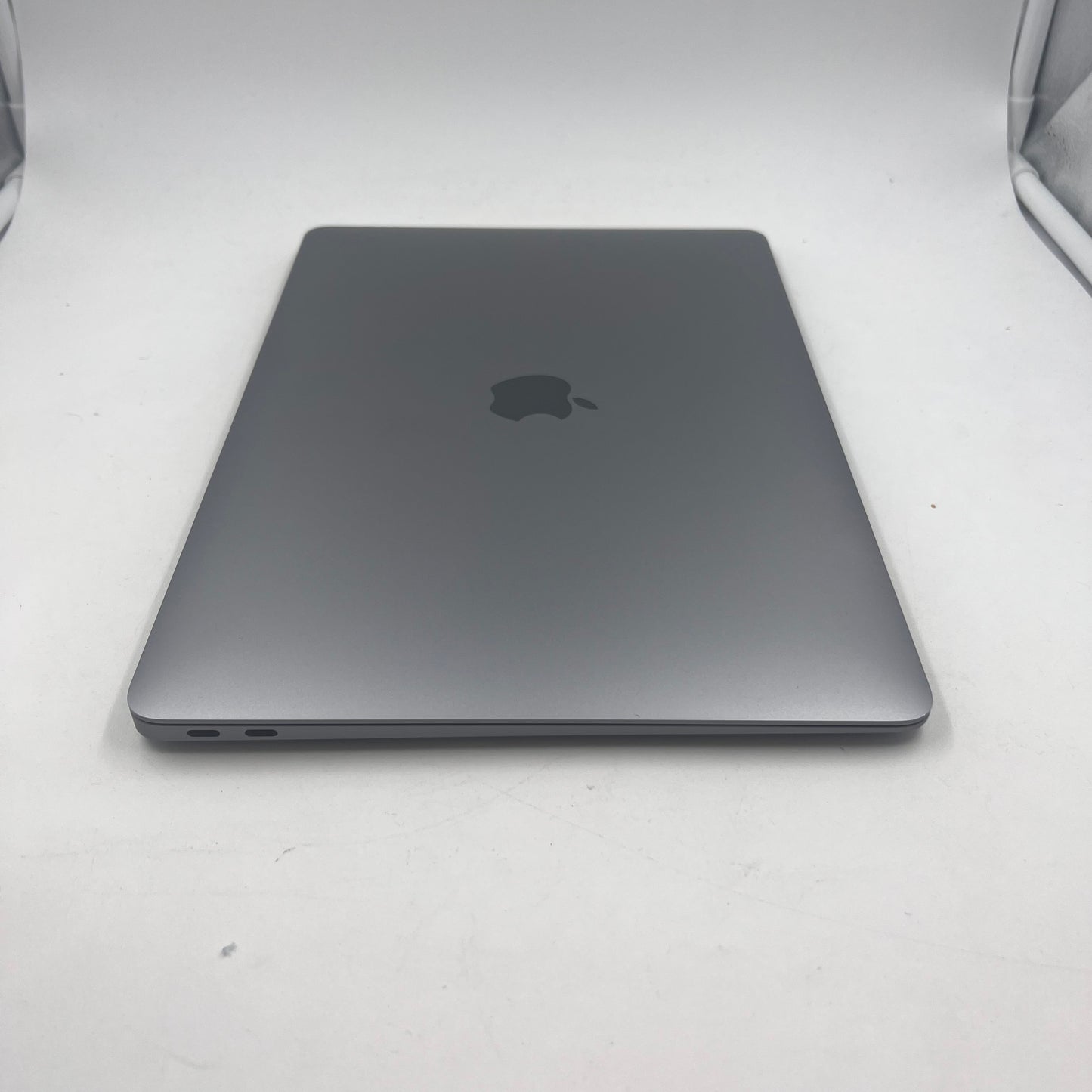 2020 Apple MacBook Air 13.3" M1 8C GPU 3.2GHz 8GB RAM 256GB SSD A2337