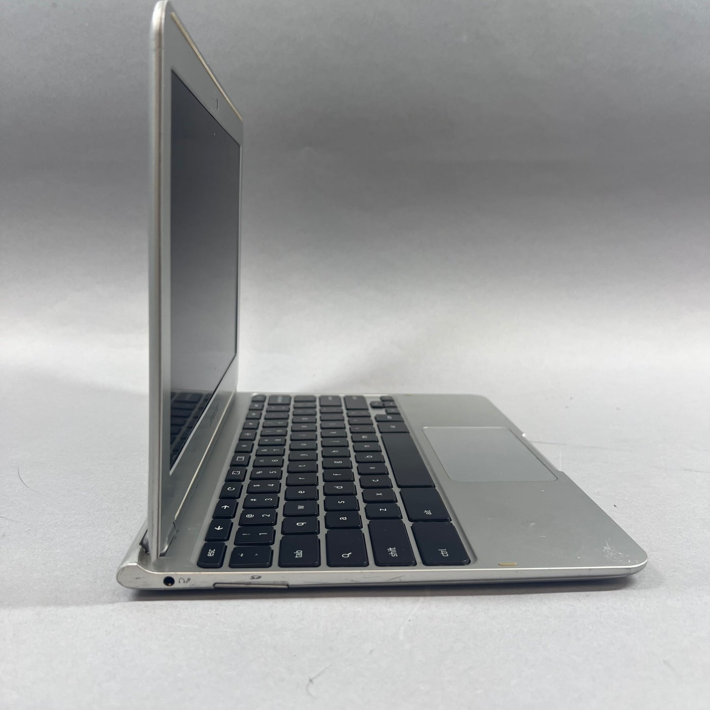 UNTESTED Samsung Chromebook Laptop (No Charger) XE303C12