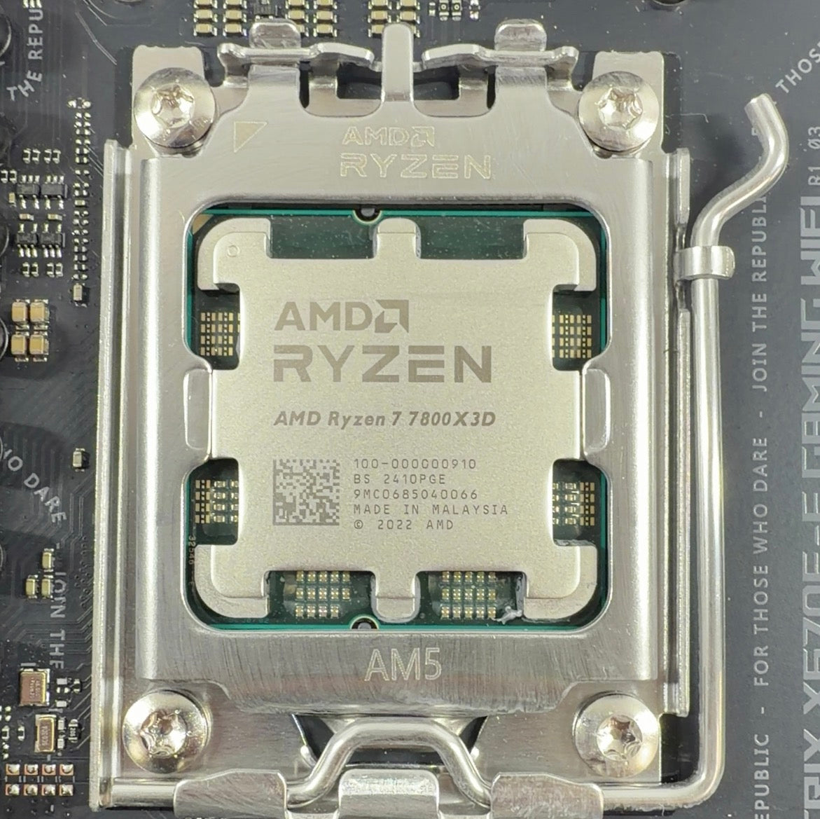 Asus Rog Strix x670e-e Gaming Wifi AM5 AMD Ryzen 7 7800X3D 8 Core 4.20GHz ATX