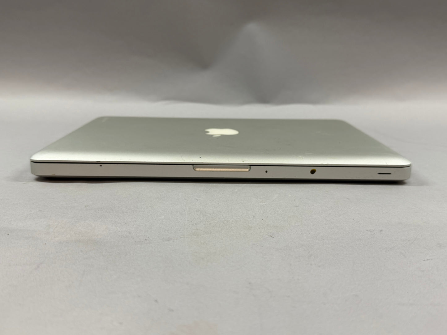 2010 MacBook Pro 13.3" Intel Core 2 Duo 2.2GHz 4GB RAM 500GB HDD Silver A1278