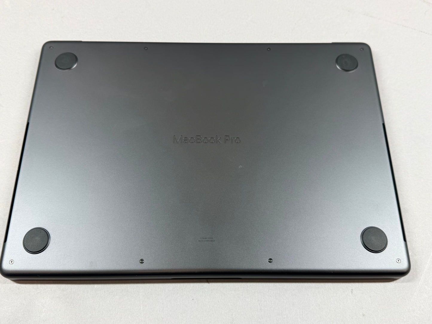 2025 Apple MacBook Pro 14" M5 1.5GHz 16GB RAM 128GB SSD Silver A3434