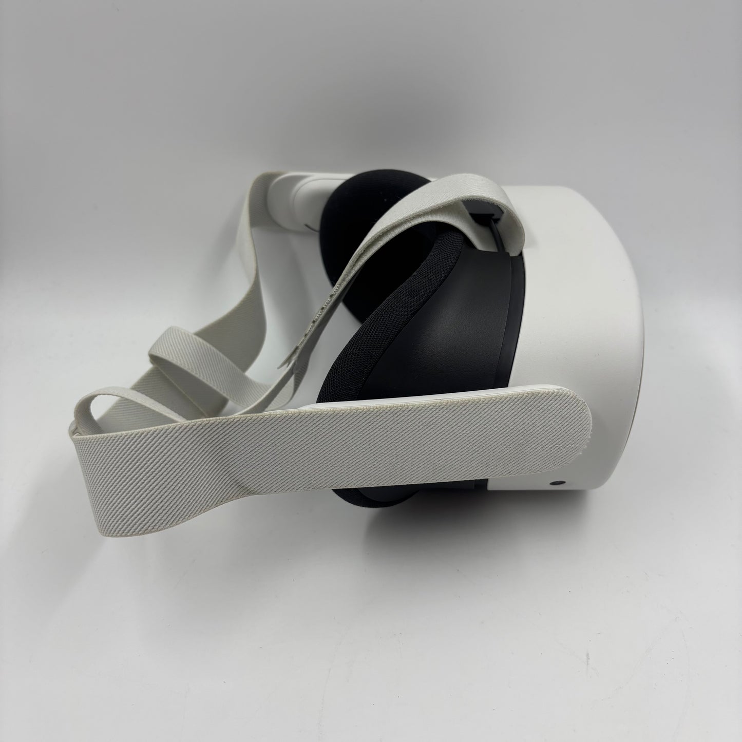 Meta Quest 3S 256GB Standalone All-in-One VR Headset P97