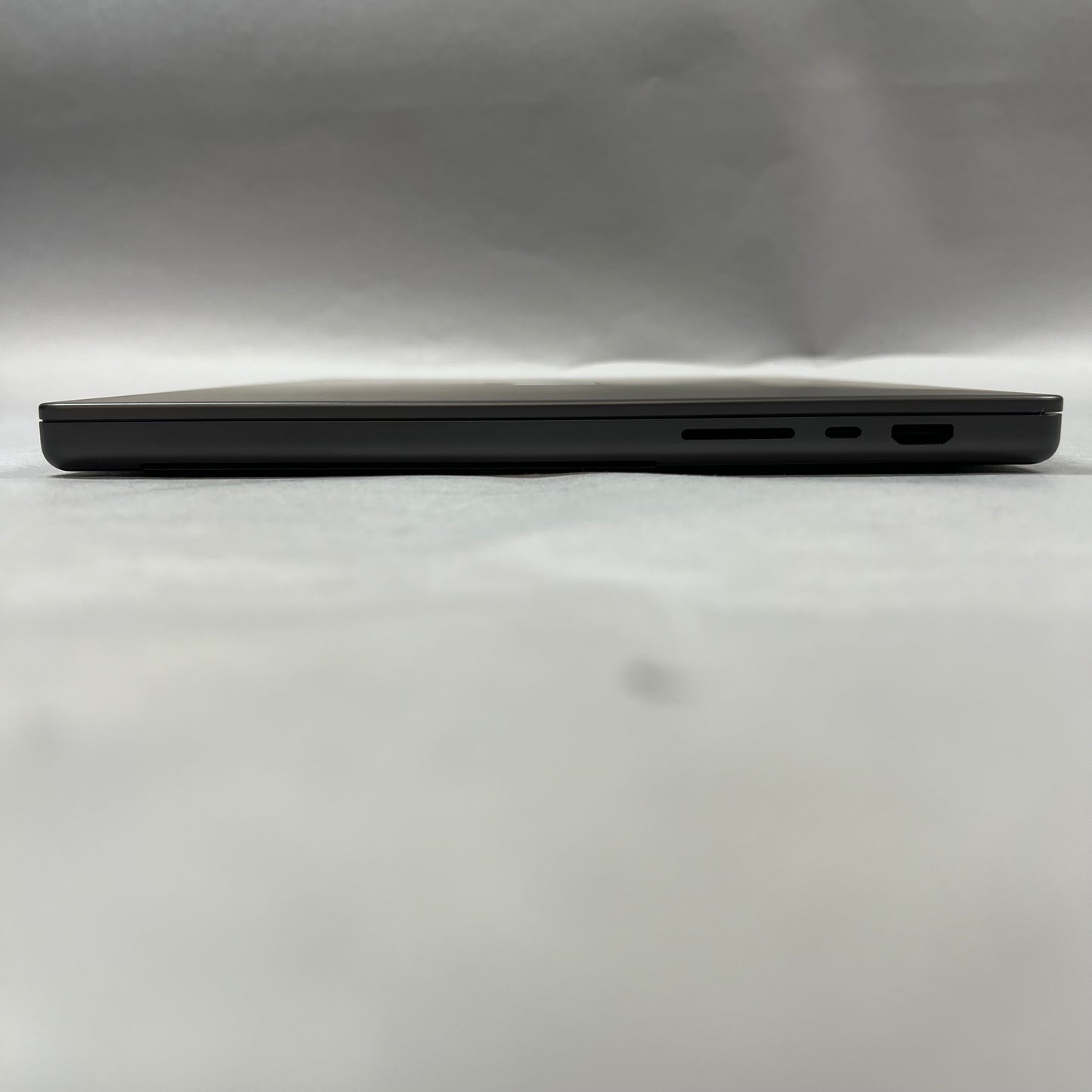 2024 Apple MacBook Pro 16" M4 Pro 20 Core 4.5GHz 48GB RAM 512GB SSD A3403