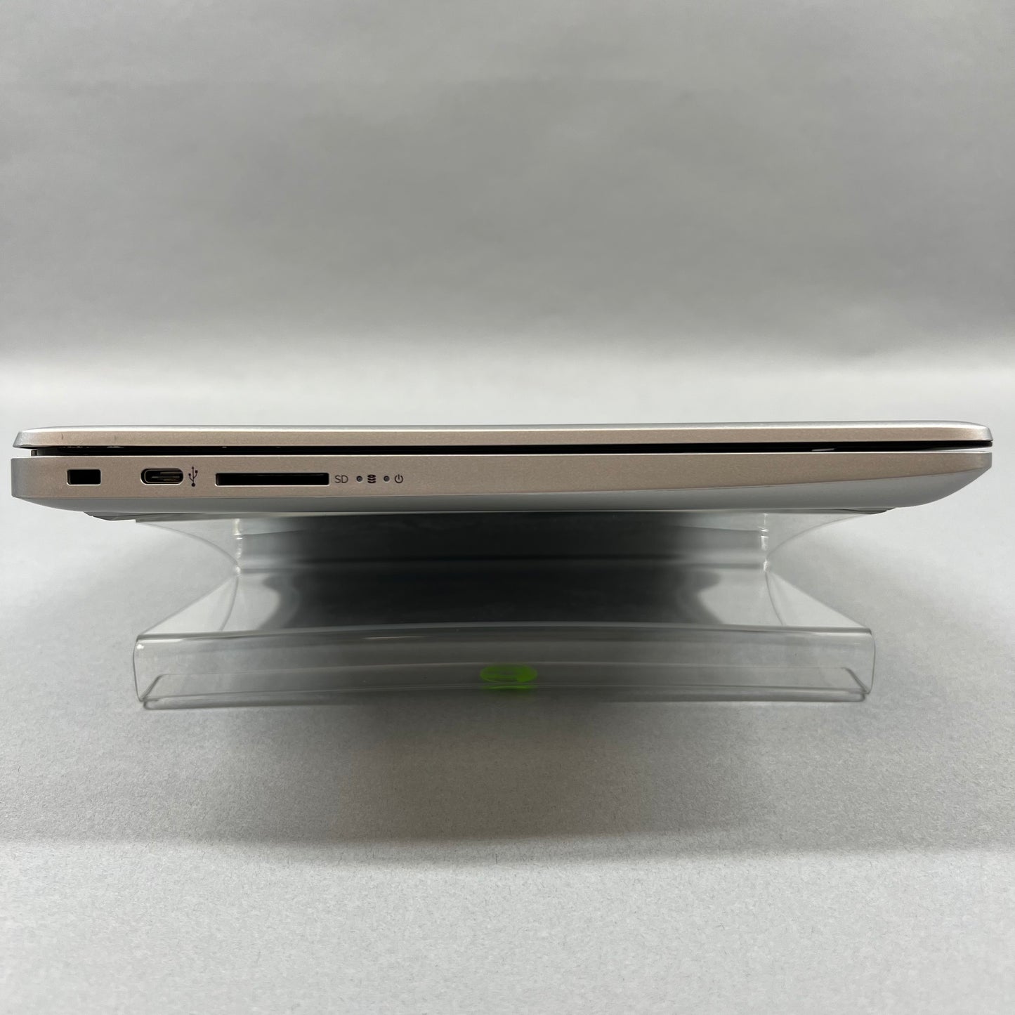 HP 14-dk0002dx A9-9425 4GB RAM 128GB Radeon R5 Graphics