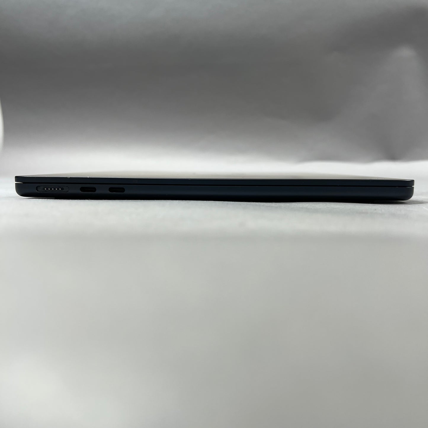 2022 Apple MacBook Air 13.6" M2 8 Core 3.5GHz 8GB RAM 256GB SSD A2681