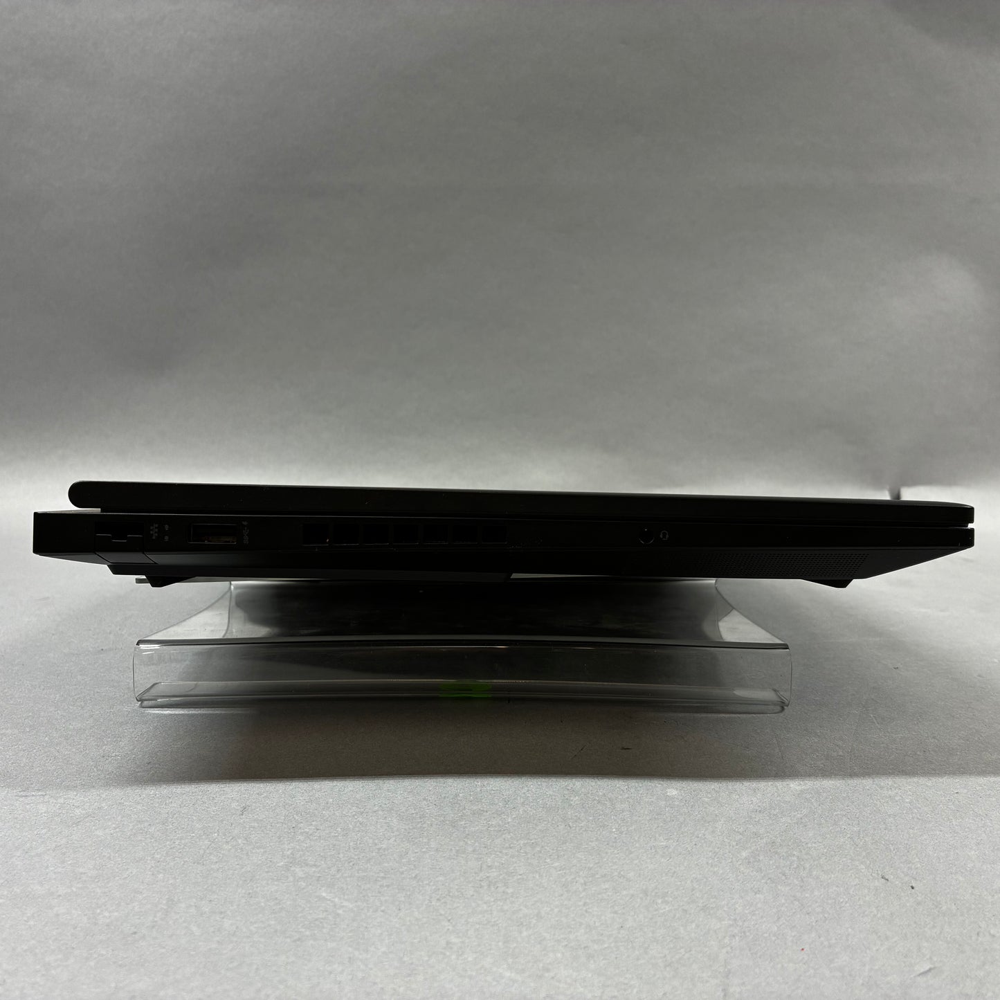 HP Omen  15-EG0067ST 16" i7-13620H 2.4GHz 16GB RAM 1TB SSD GeForce RTX 4050