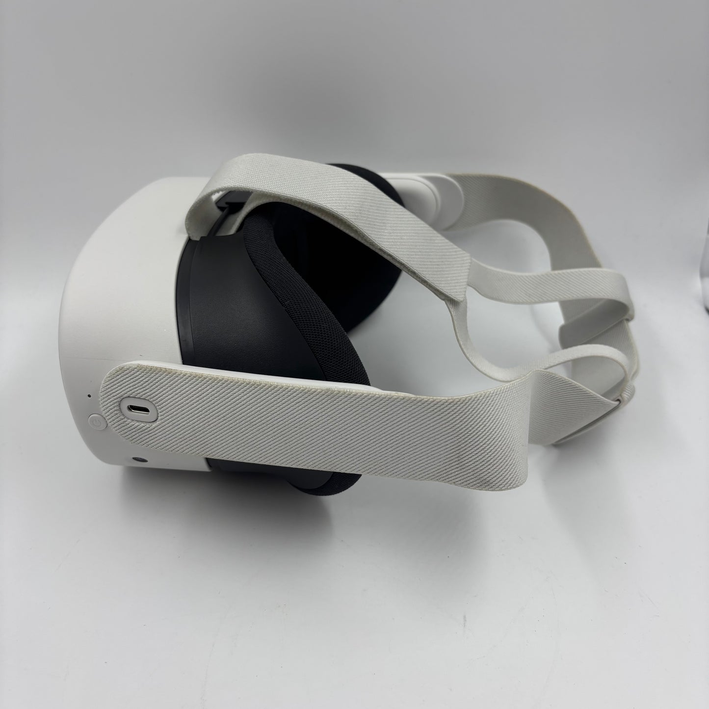 Meta Quest 3S 256GB Standalone All-in-One VR Headset P97