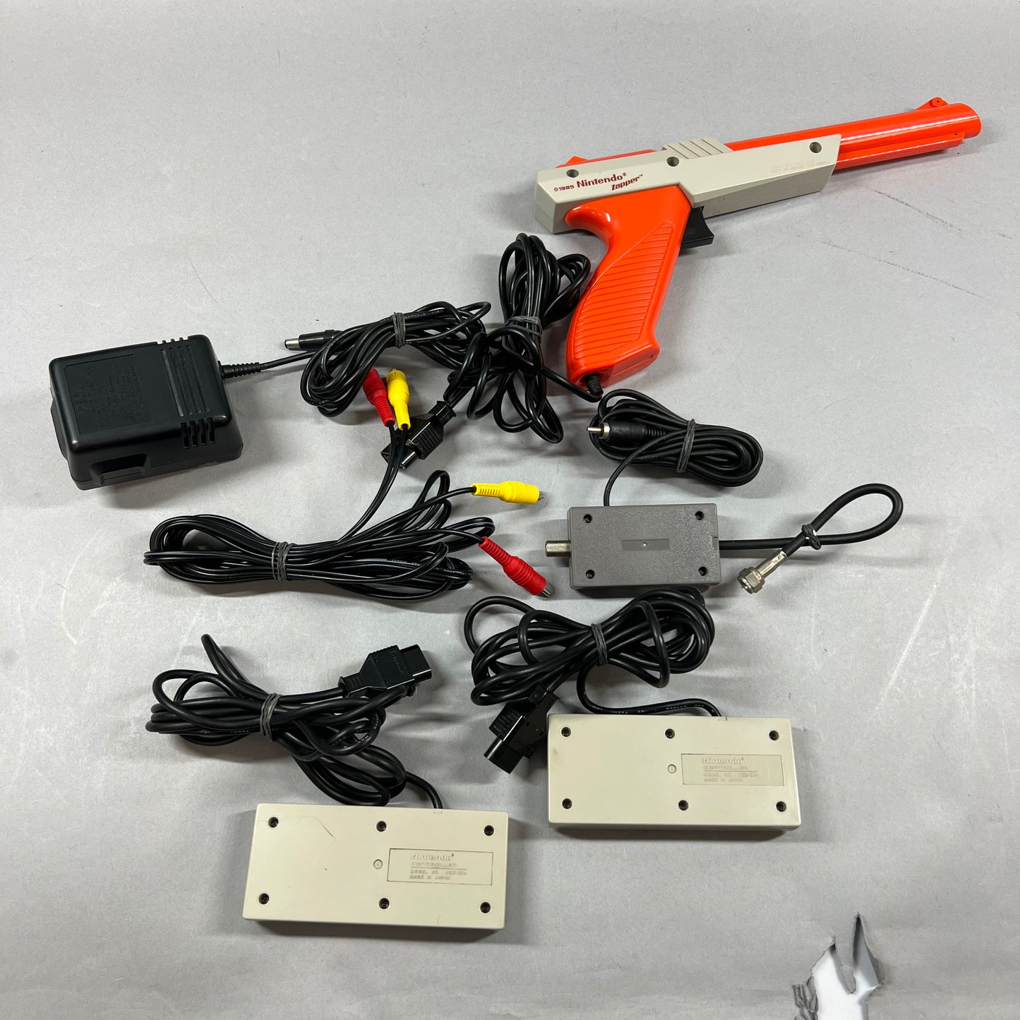 Nintendo Entertainment System NES NES-001 Gray