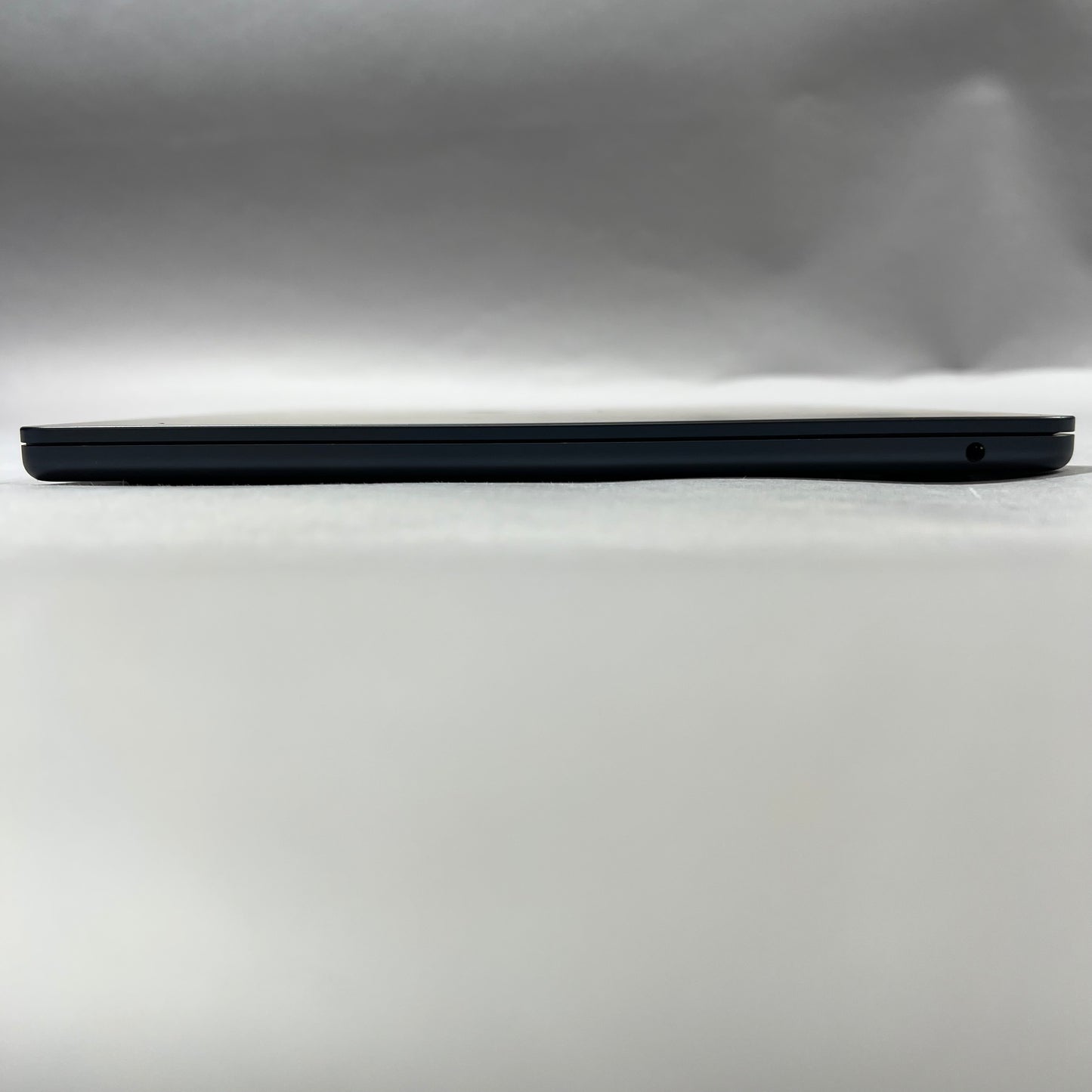 2022 Apple MacBook Air 13.6" M2 8 Core 3.5GHz 8GB RAM 256GB SSD A2681