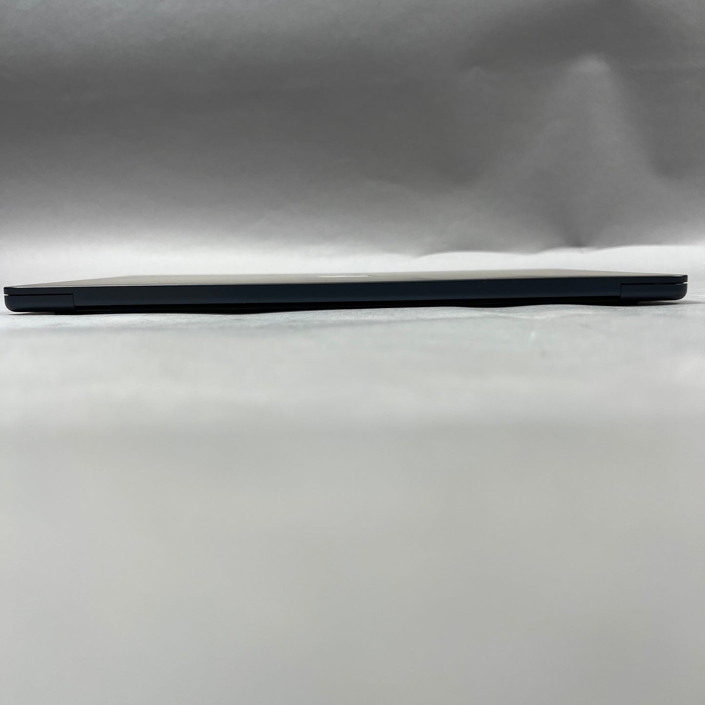 2022 Apple MacBook Air 13.6" M2 8 Core 3.5GHz 8GB RAM 256GB SSD A2681