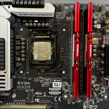 EVGA Z370 Cassified K LGA 1151 ATX W/Intel Core i7-8700 + 2 T-Force 8GB RAM