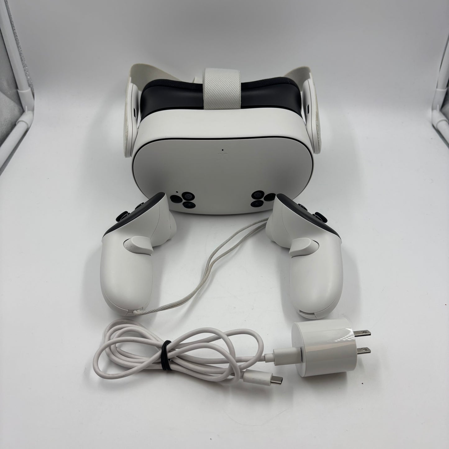Meta Quest 3S 256GB Standalone All-in-One VR Headset P97