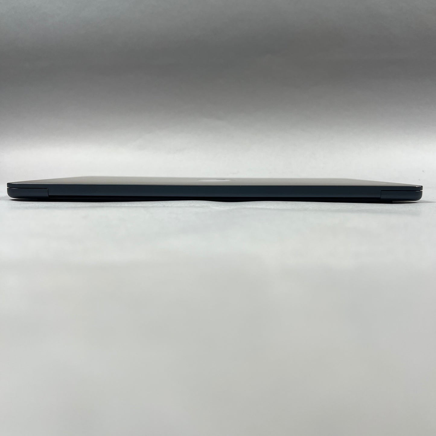 2022 Apple MacBook Air 13.6" M2 3.5GHz 8GB RAM 256GB SSD Space Gray A2681