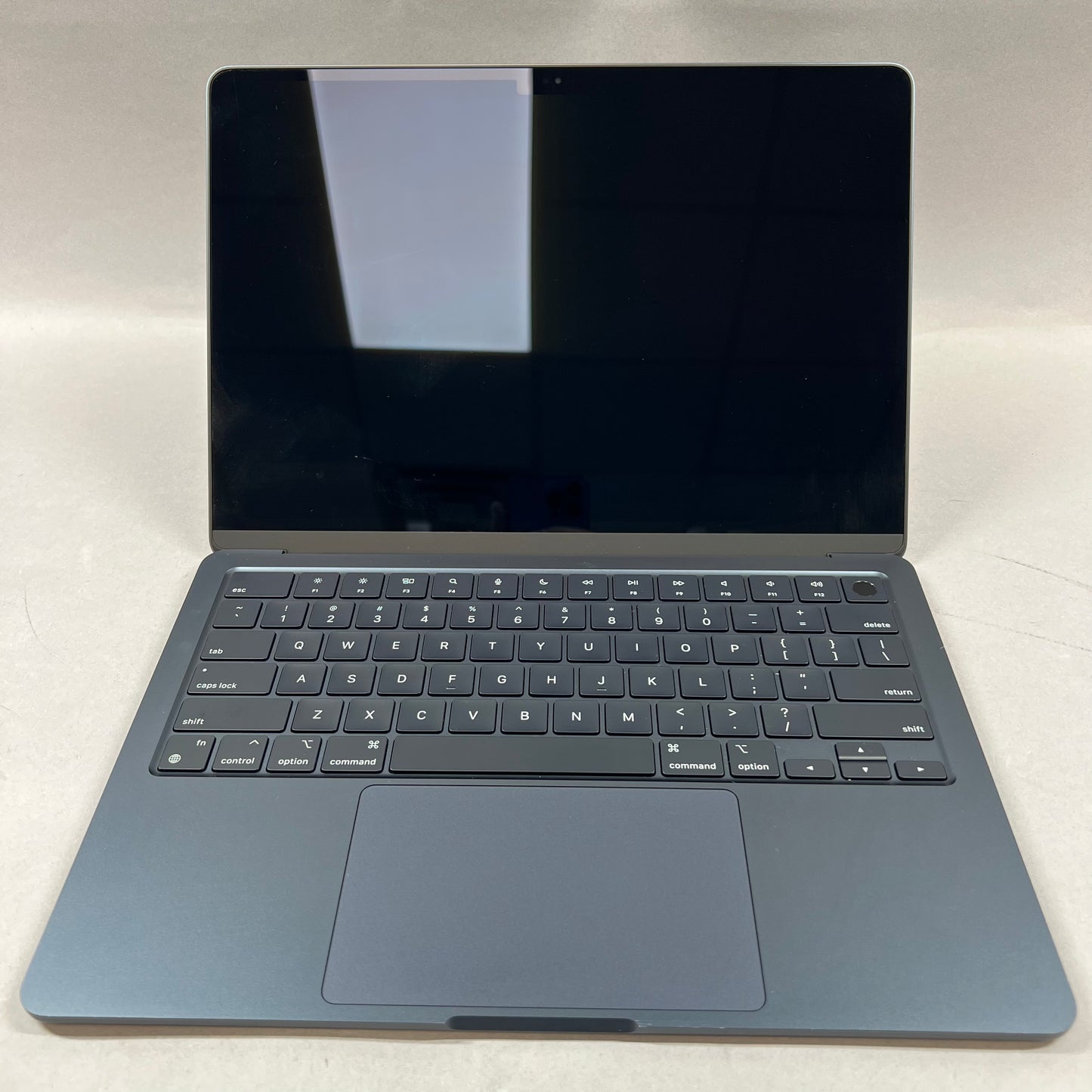 2022 Apple MacBook Air 13.6" M2 8 Core 3.5GHz 8GB RAM 256GB SSD A2681