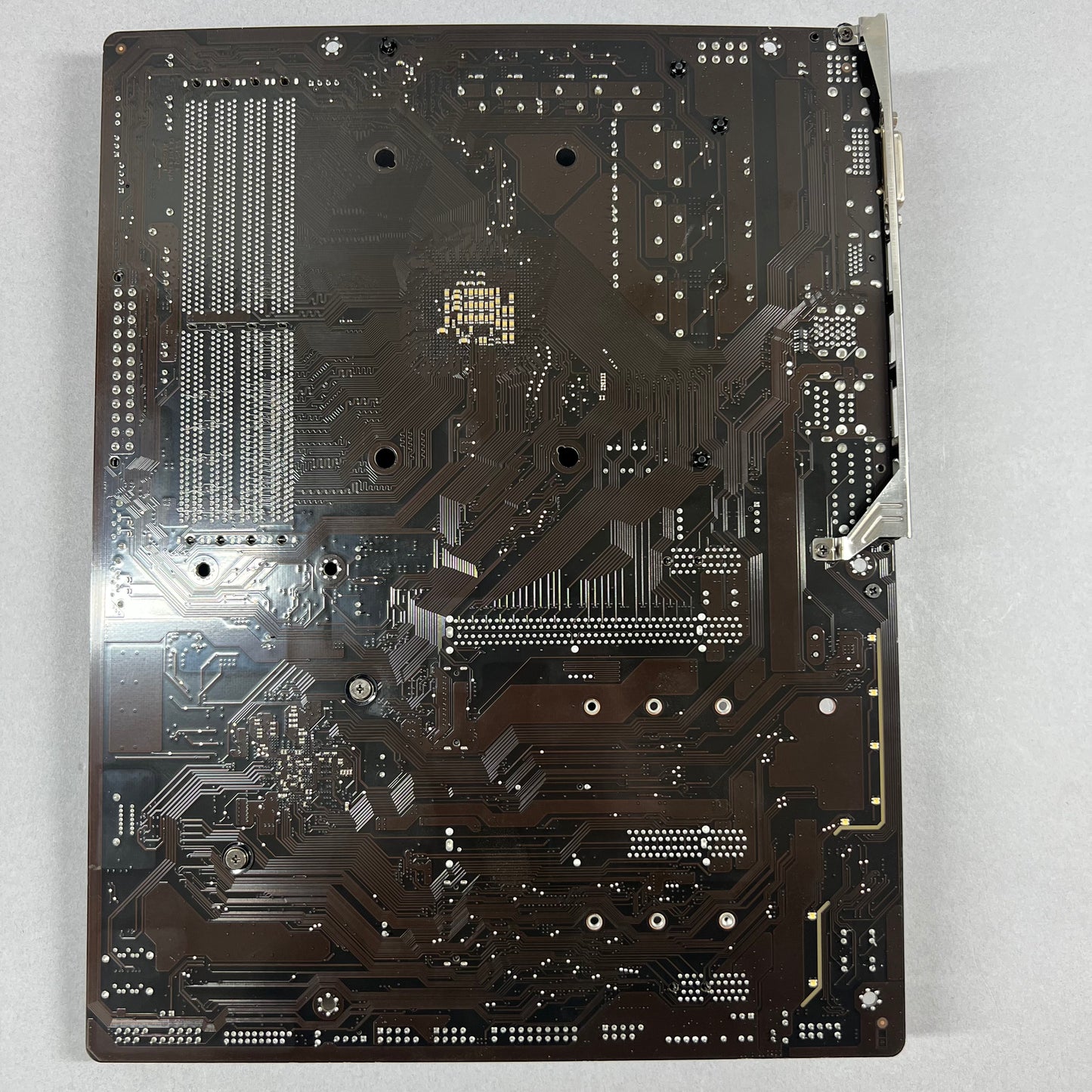 Gigabyte Aorus B450 ELITE AM4 ATX/ with AMD Ryzen 7 5700X CPU