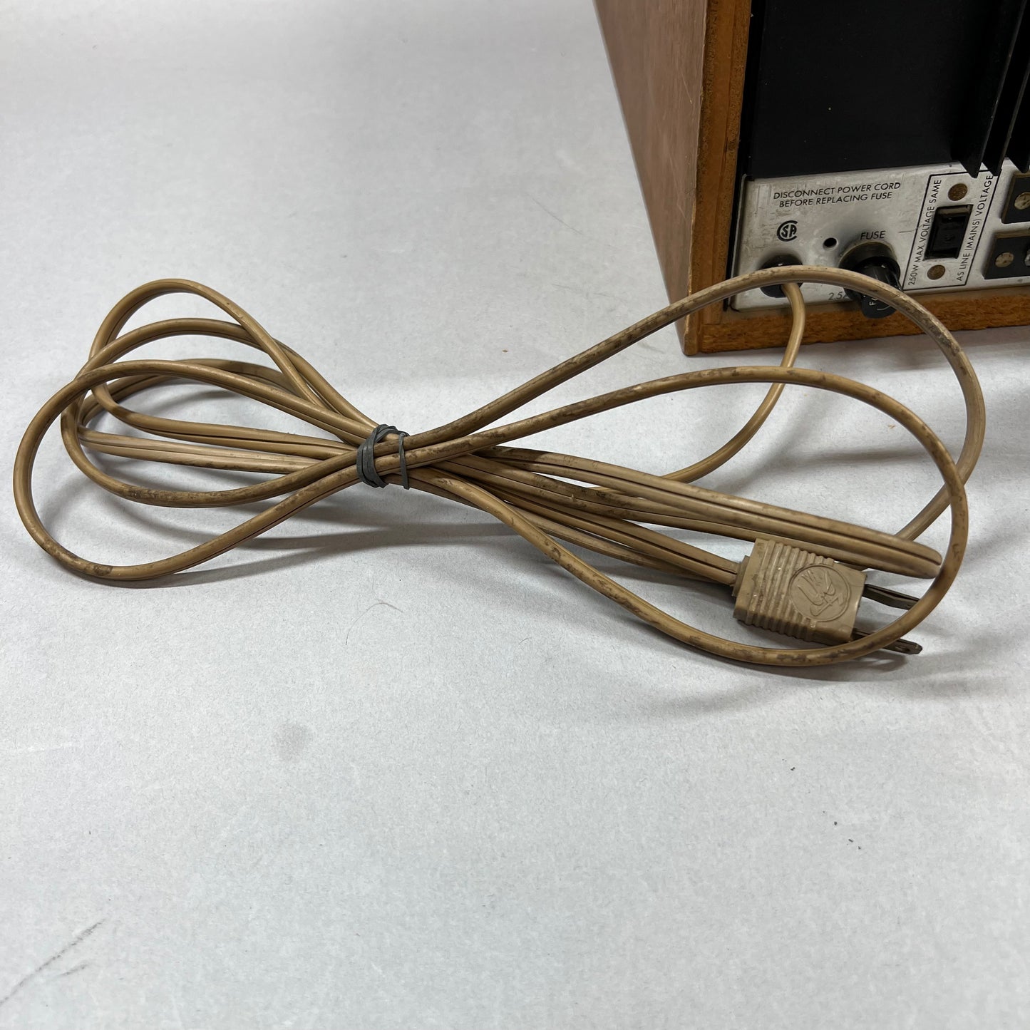 The Fisher 400-T AM-FM Stereo Receiver