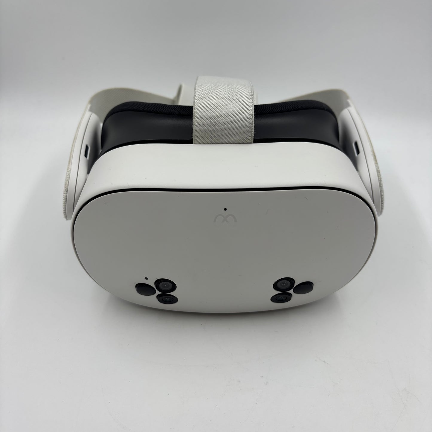 Meta Quest 3S 256GB Standalone All-in-One VR Headset P97