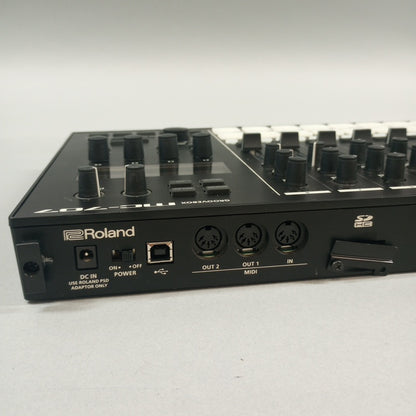 Roland GROOVEBOX Sequencer/Sampler MC-707