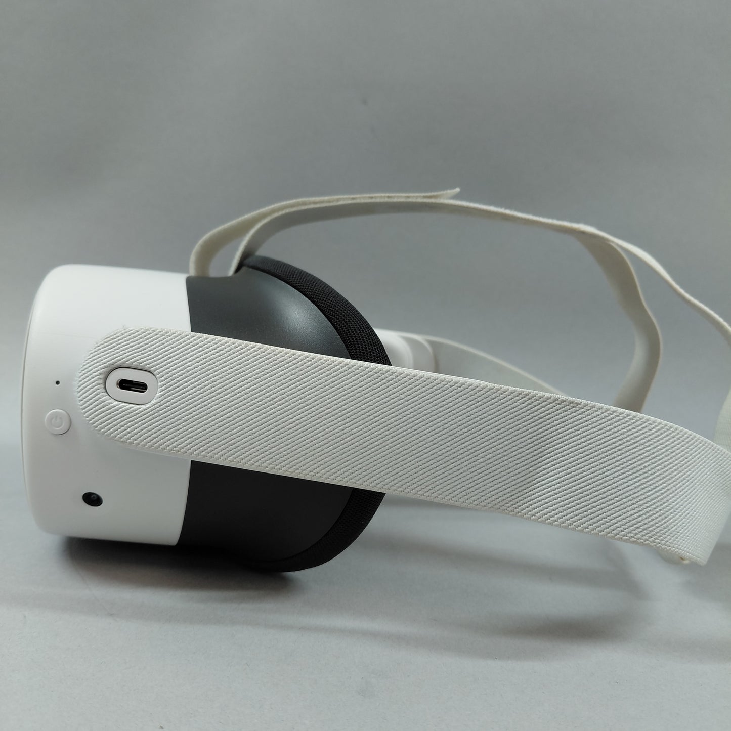 Meta Quest 3S 128GB Standalone All-in-One VR Headset KW49CM