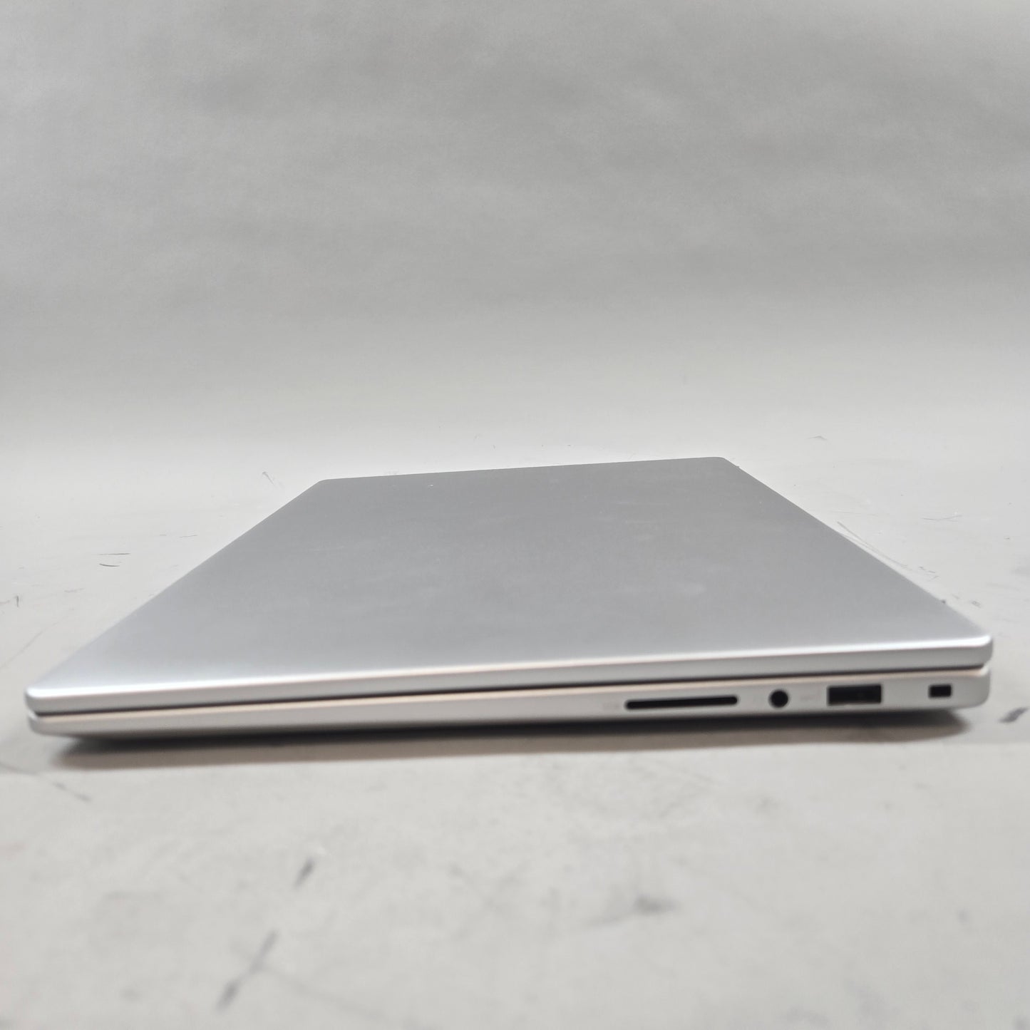 Dell 14 P185G 15.6" i7-150u 1.8GHz 16GB RAM 1TB SSD