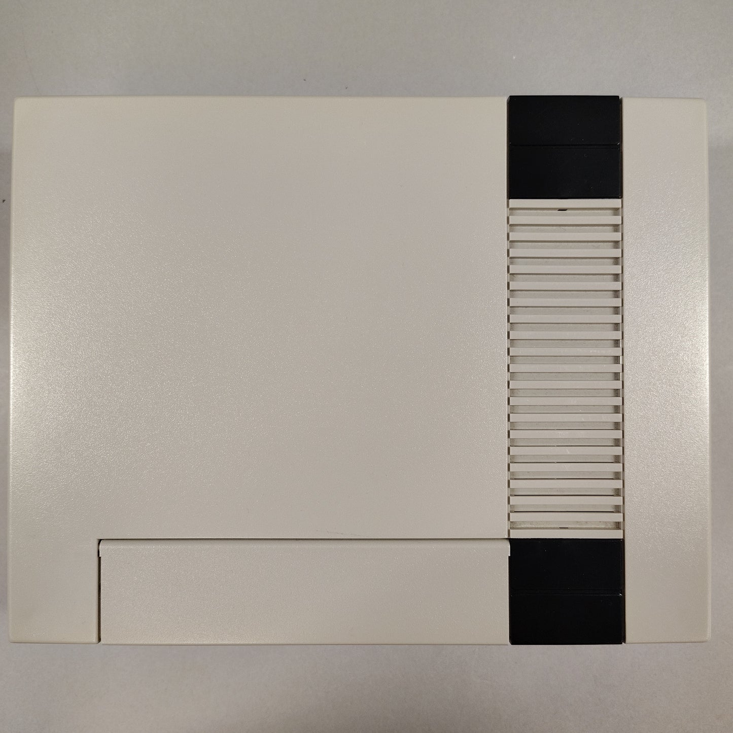 Nintendo Entertainment System NES Video Game Console NES-001 Gray