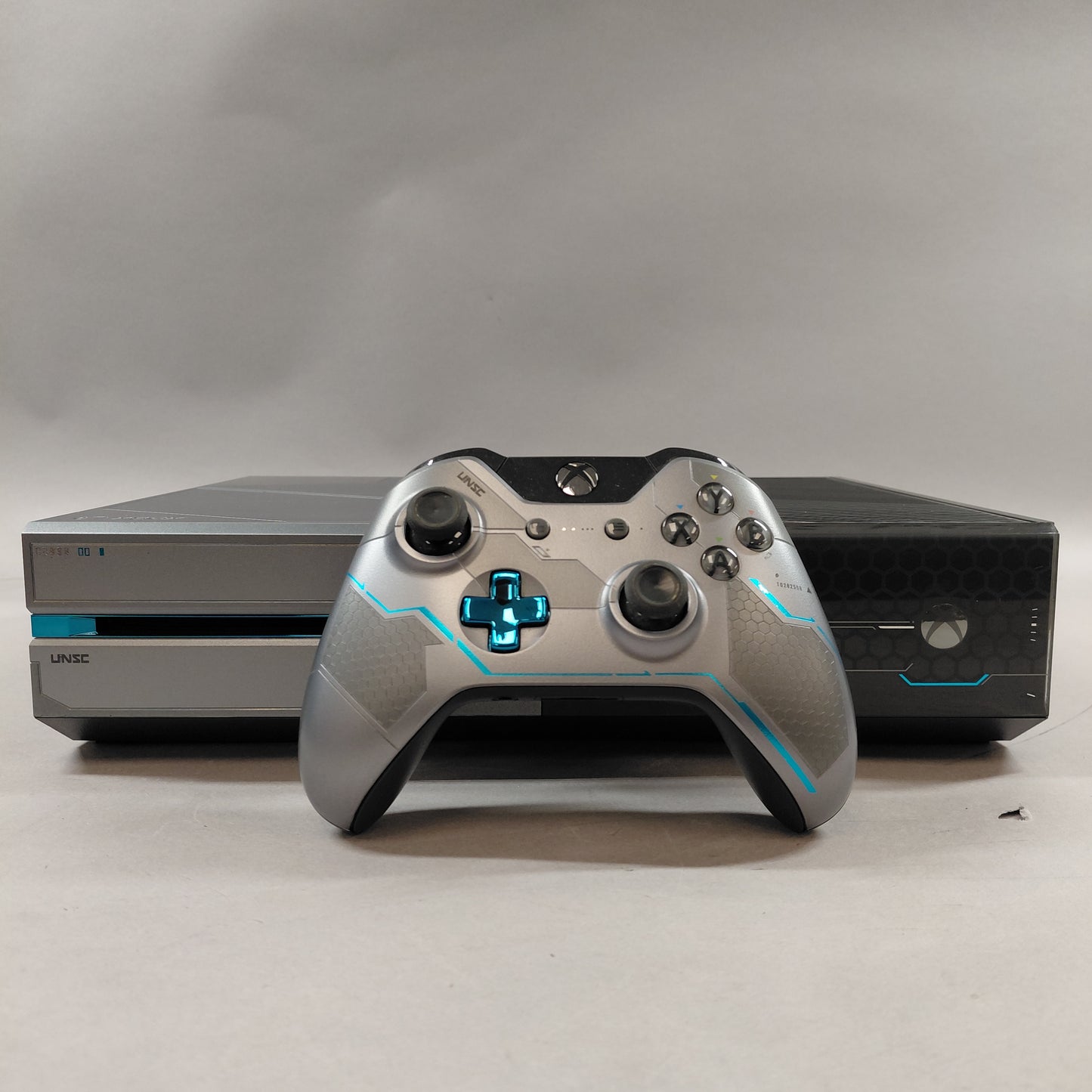 Microsoft Xbox One 1TB Halo 5: Guardians Special Edition